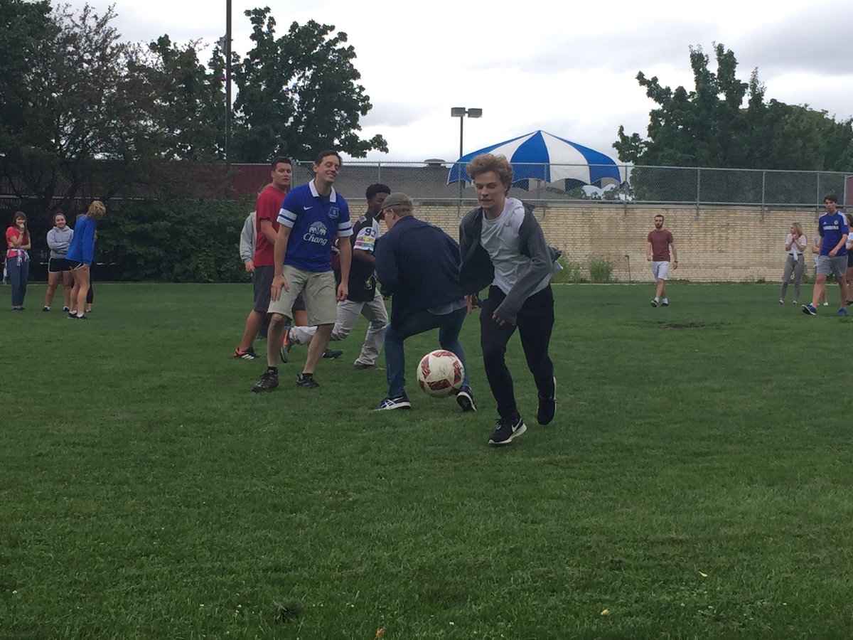 ChicagoSwchs's tweet photo. A successful SWCHS football team beat the OPRFHS team 3-0 in the first day football match #footballnotsoccer #exchange #winners https://t.co/JnY8Lqhqbf