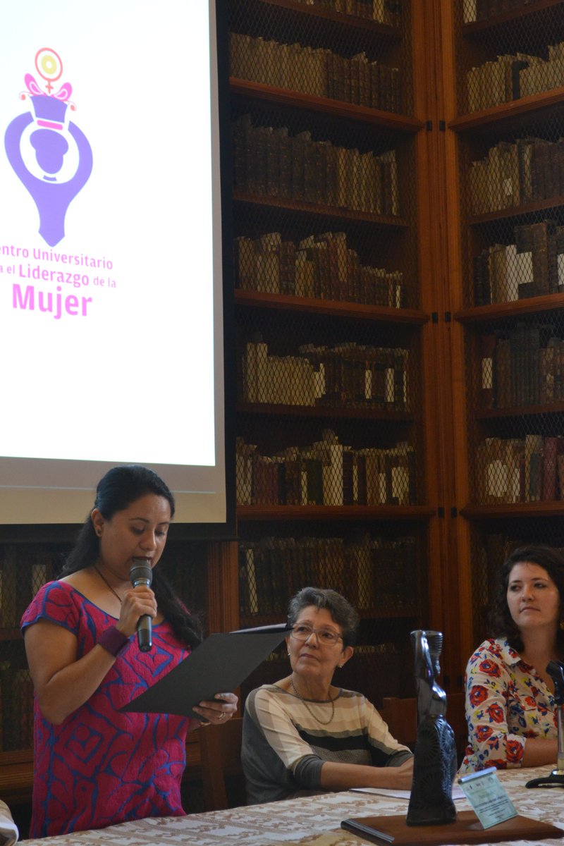 utvco's tweet photo. En la ceremonia de graduación del @CMUJER Mtra.@nydiadelhi enfatizó que la #EquidadDeGénero no es sinónimo de superioridad sobre el hombre. https://t.co/lKSW97cOOQ