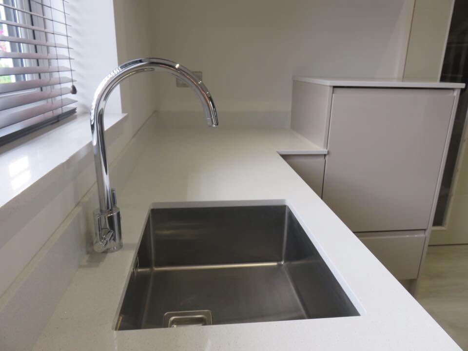 DavidBialan's tweet photo. High gloss cappuccino and exotic wood doors, Quartz tops, @bushboard @SballSteve @idsurfaces @HafeleUK  @BoschUK https://t.co/TgsqFNSdsC