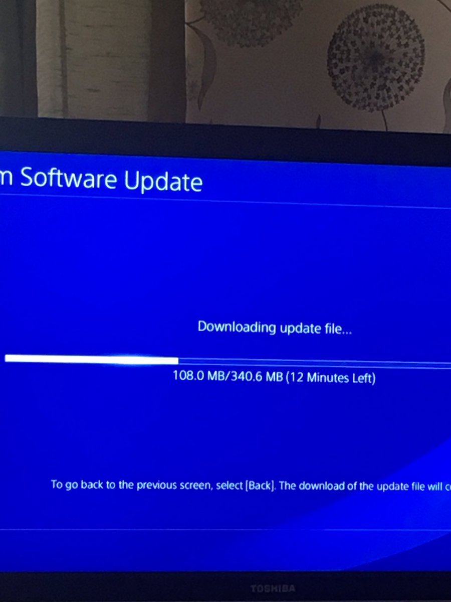 jennyblondie's tweet photo. Most annoying screen EVER 😭😭#PS4Updates https://t.co/WEIRlHVReR