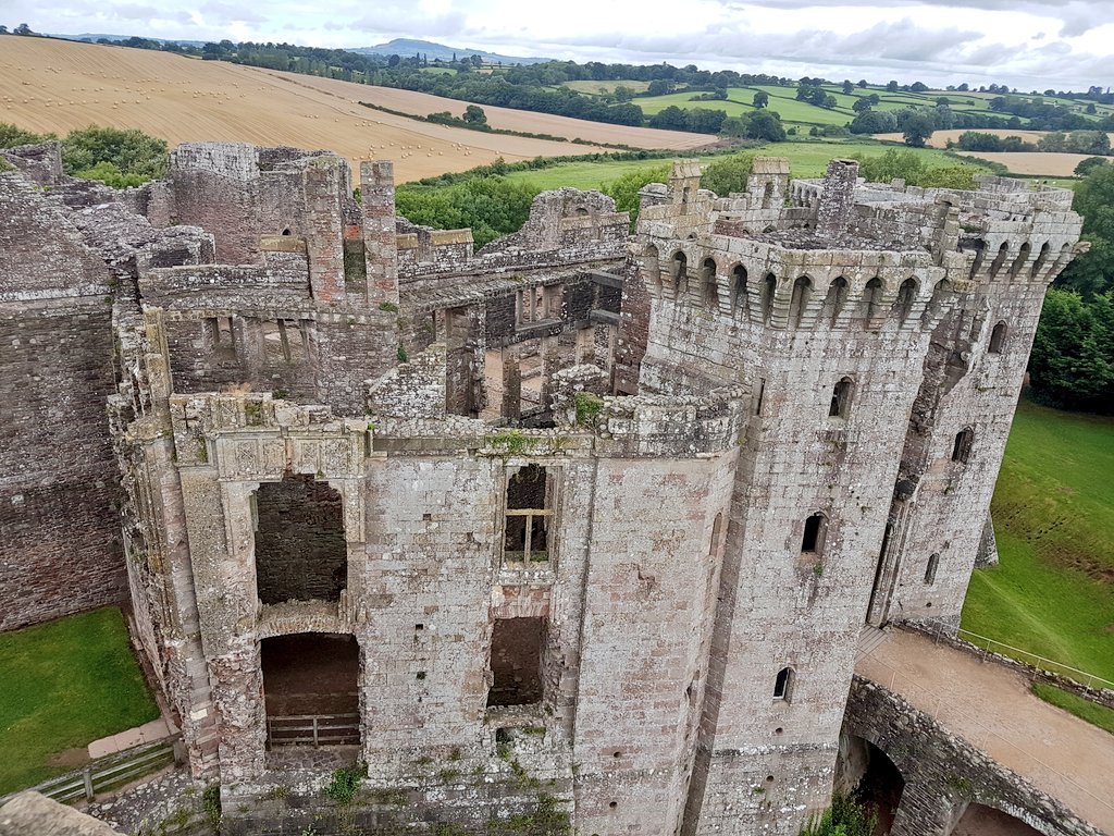 And home again. Took in a bit of Castle Porn on the way home. Raglan....it's a belter