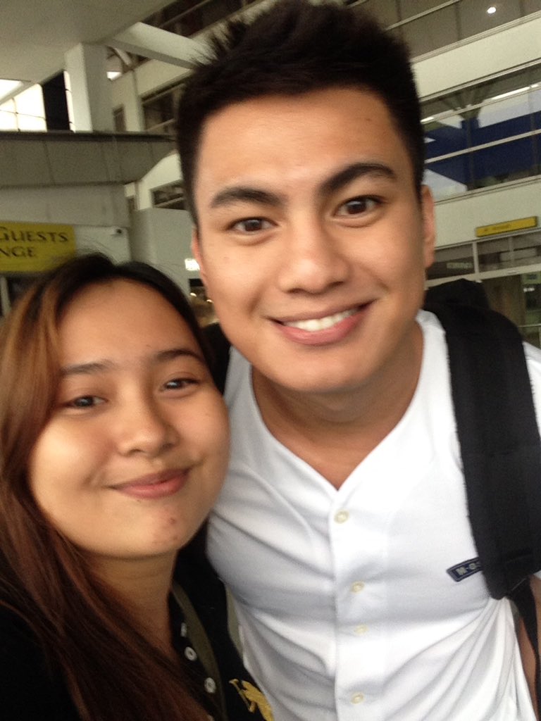 itselaaaaine's tweet photo. Labanan ng eyebags with @Itsanjodamiles 😂 https://t.co/KdMoRuTIOT