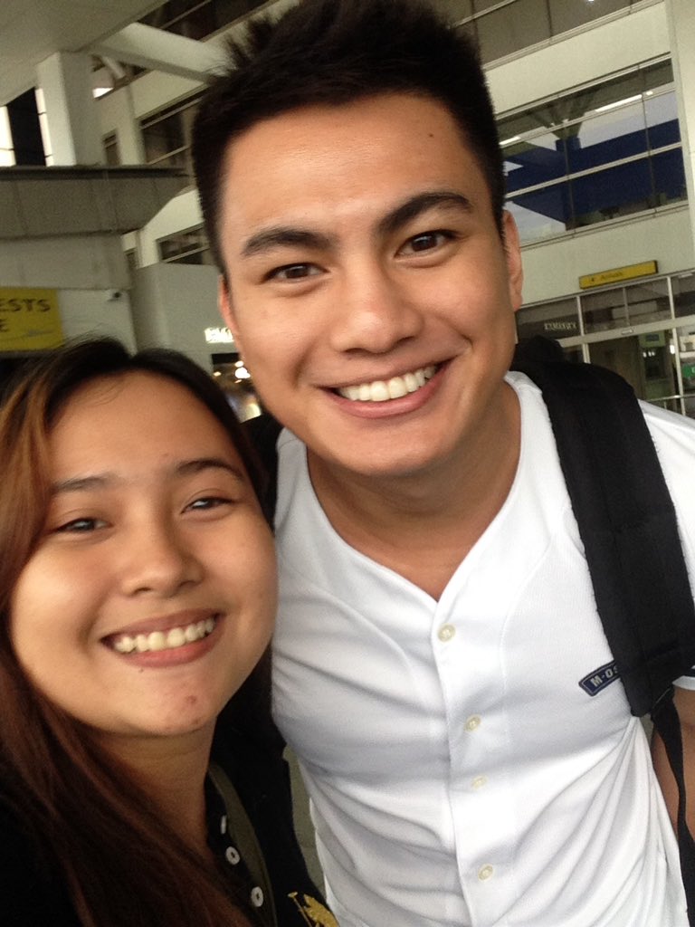 itselaaaaine's tweet photo. Labanan ng eyebags with @Itsanjodamiles 😂 https://t.co/KdMoRuTIOT