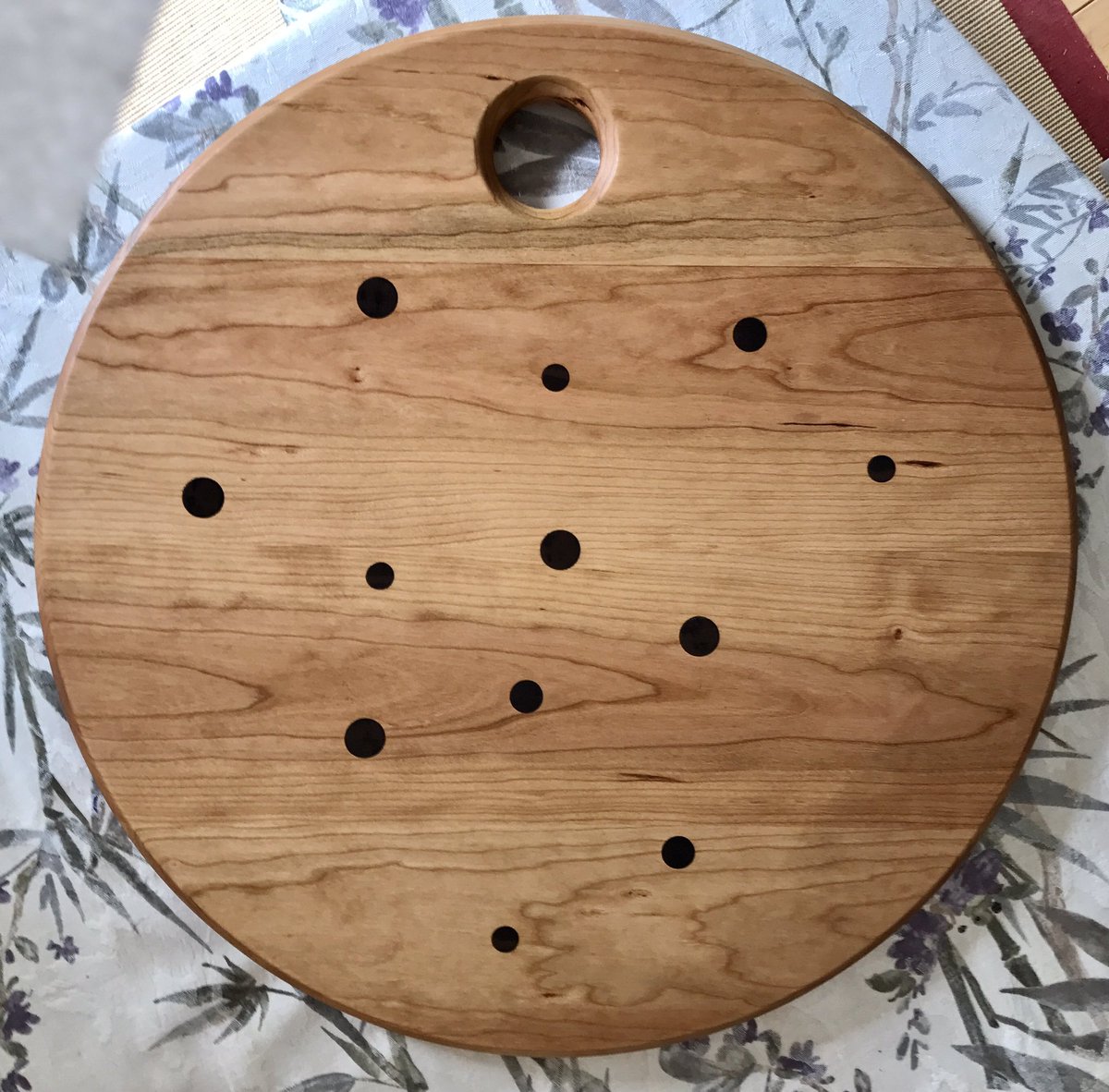 ABCraftsman's tweet photo. #CookieMonster might be jealous of this Giant #Chocolate #Chip #Cookie cutting board made from cherry wood with black walnut plugs. https://t.co/Mt1dWGg6aj