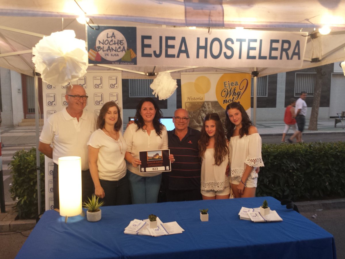 @EjeaHostelera entrega el premio de noche para 2 personas en el Monasterio de Boltaña: 
Ana Caudevilla, número 823, repartido en el Moreno.