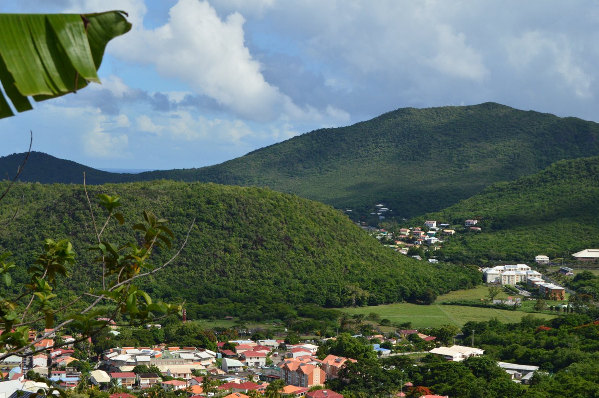 DominiqRigaud's tweet image. Vue exceptionnelle à 180° sur les Anses d'Arlet, terrain de 1000m². #classimmos #immobiliermartinique classimmos.com/fr/vente/1/631…