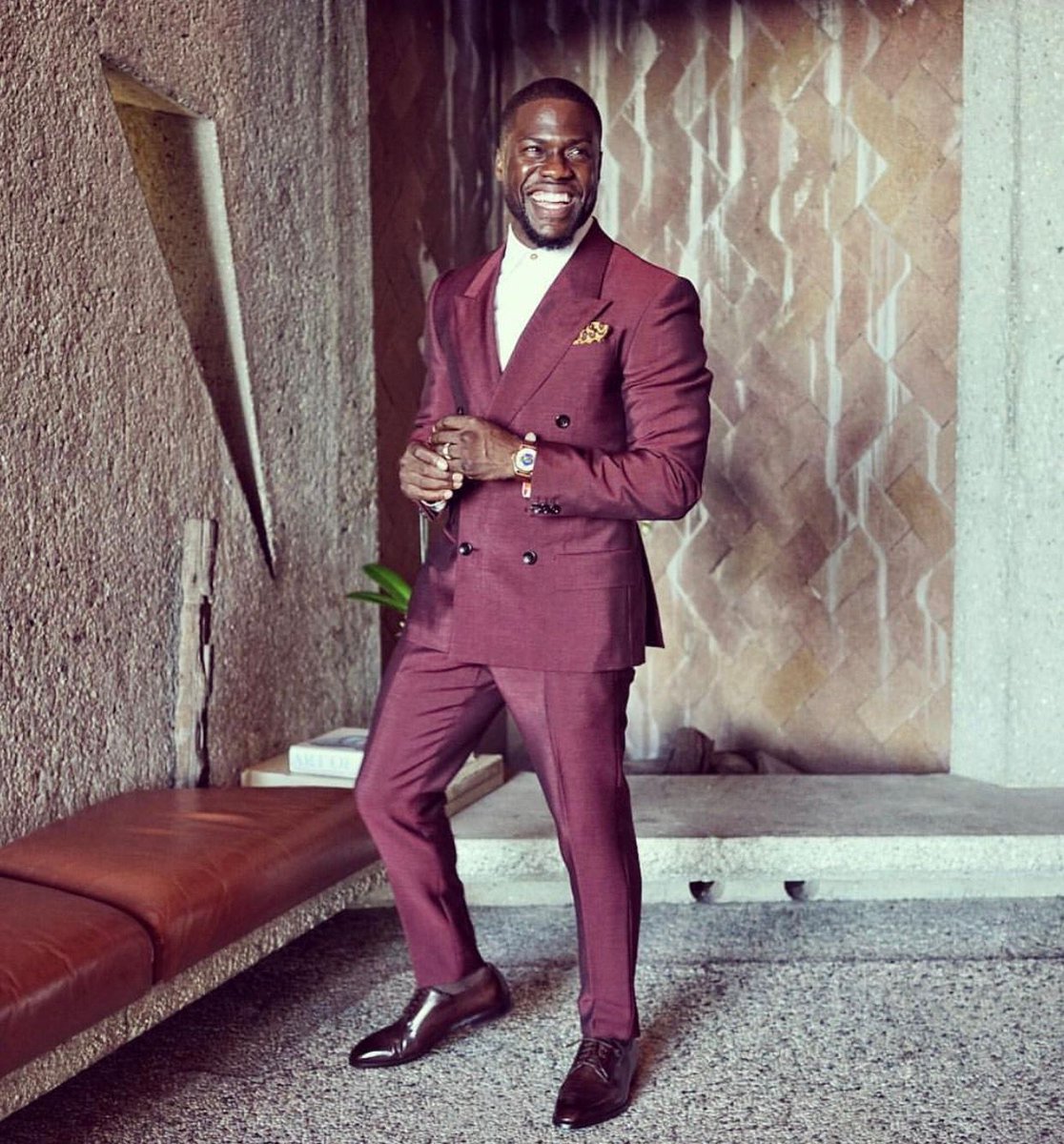 FirstEstateCEO's tweet image. "When you look the part, you feel the part, when you feel the part you act the part. I look like a CEO!" @KevinHart4real #suit #mensfashion
