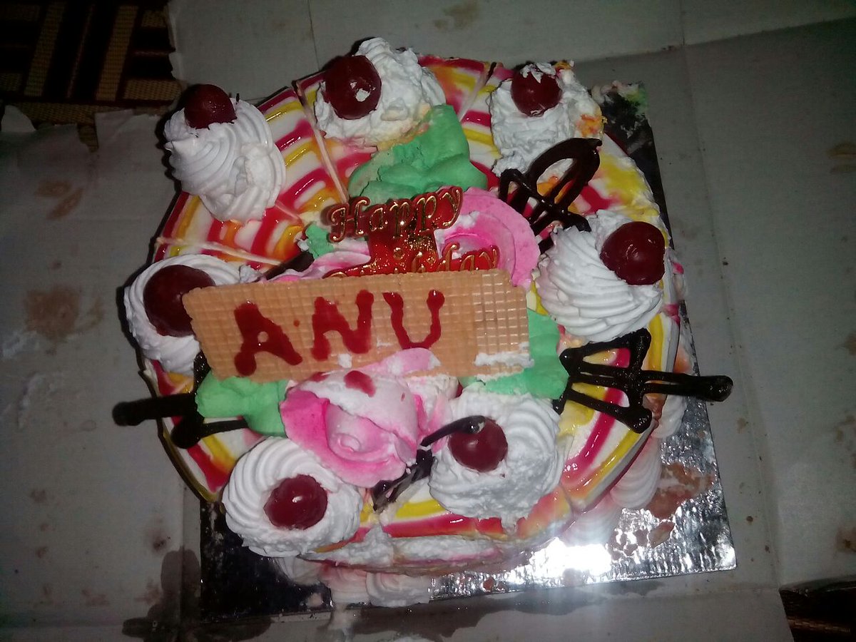 vickyin59259652's tweet photo. Pita g aj meri wife da brthday aa .. plzz rehmat rkhna https://t.co/W9712qmPbl