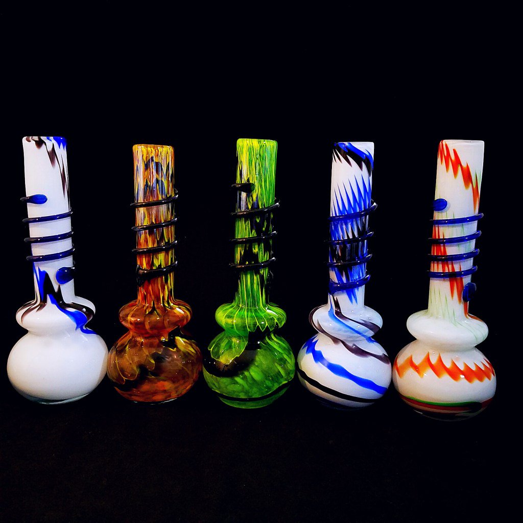 Kick Off The Weekend At Our Smoke Shop in Grandview! smoke-hut.com/kick-off-the-w…