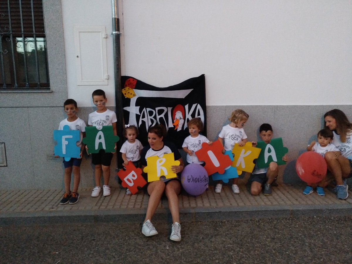 fabrioka's tweet photo. Calentando motores para el gran juego de la oca 2017 #GranOca2017 #NuncaDejesDeJugar @JuegoOca https://t.co/cTY0AMJeoX
