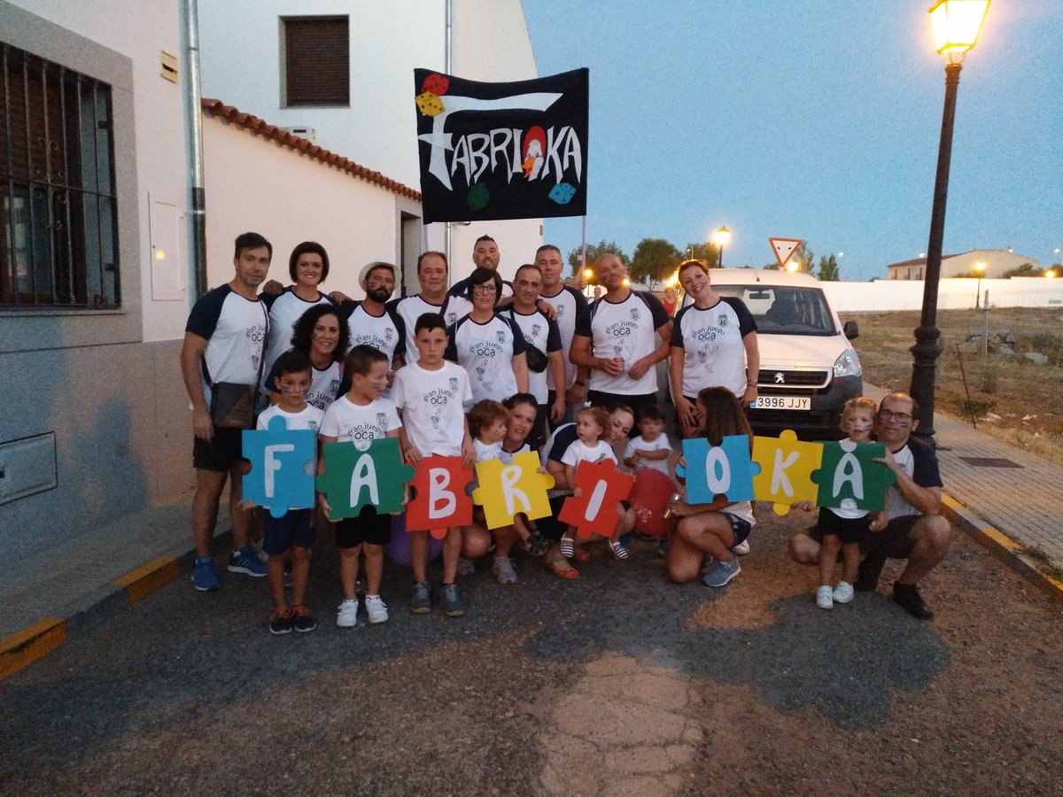 fabrioka's tweet photo. Calentando motores para el gran juego de la oca 2017 #GranOca2017 #NuncaDejesDeJugar @JuegoOca https://t.co/cTY0AMJeoX