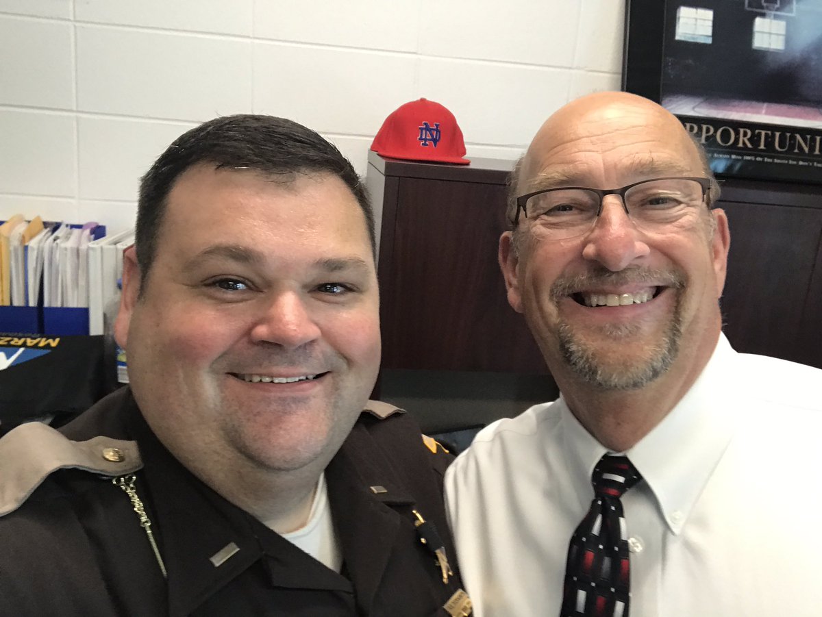 Principal Selfie Tour Continues <a href="/DCCS_SRO/">Decatur Co SRO</a> <a href="/NDChargers/">North Decatur Athletic Dept.</a> <a href="/INSROA/">Indiana School Resource Officers Association</a> @DCCSSuper