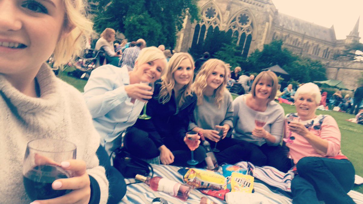 CaitlinNorris2's tweet photo. Girly time🍷🥂 #tlcDirtyDancing https://t.co/cbO3oYem1C
