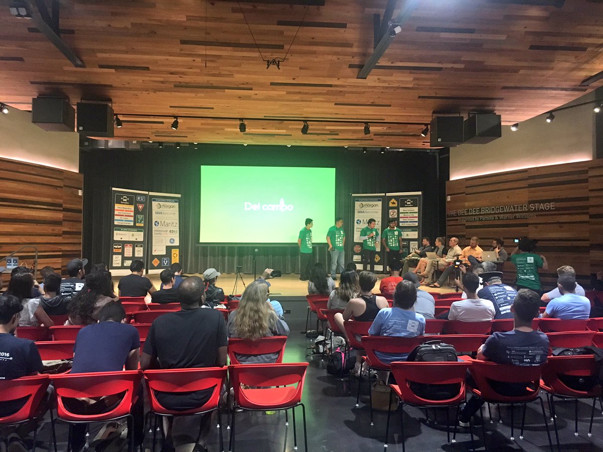TereMartinH's tweet photo. Del Campo en el turno de preguntas en @TheStartupBus #Mexabus2017 #vamosaganar #VivaMexico @CIBBVA #CreandoOportunidades https://t.co/Zwtc7XKT4I