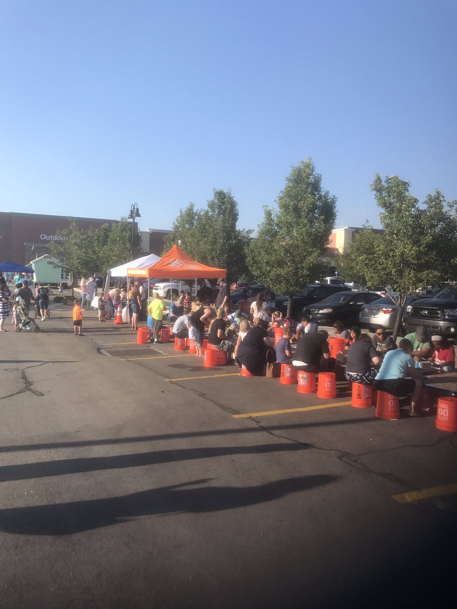 Great time at D53 MET Team Depot event in Saratoga Springs Safe Kids Fair. Gave out 600+ kids club kits. <a href="/JStorrs91/">Jason Storrs</a> @Matthew_Olmo_HD