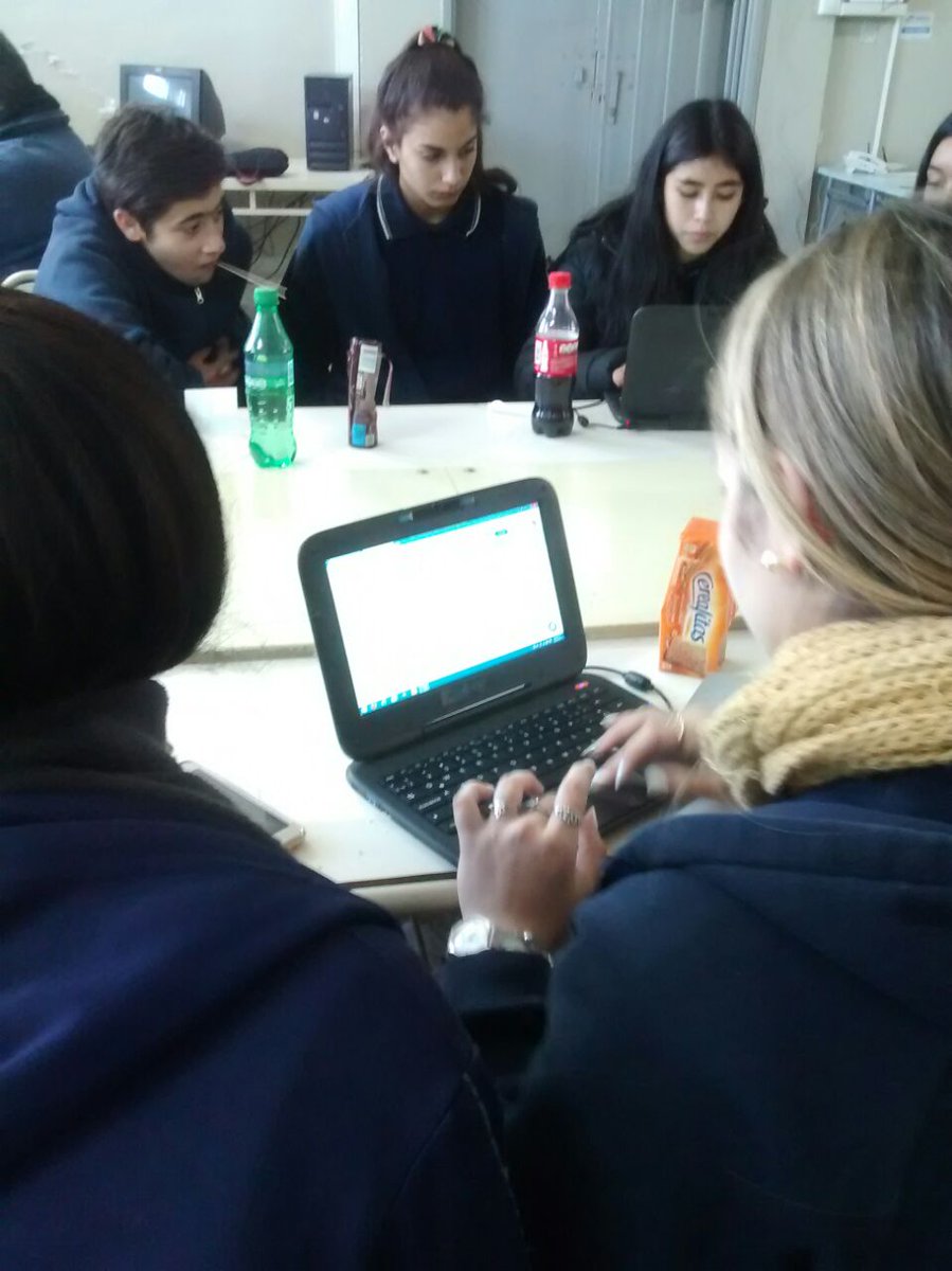aldogomezmaster's tweet photo. #SpFCba @CARINADINATALE @CCRTIC @gabygalindez Terminando Soluciones Para el Futuro en el IPEM 115 Sarmiento https://t.co/me7zvKQxDM