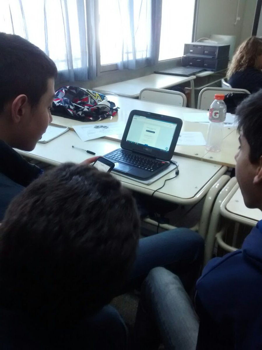 aldogomezmaster's tweet photo. #SpFCba @CARINADINATALE @CCRTIC @gabygalindez Terminando Soluciones Para el Futuro en el IPEM 115 Sarmiento https://t.co/me7zvKQxDM