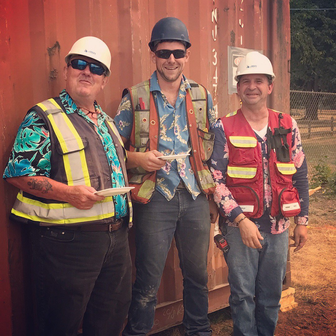 JBRconst's tweet photo. #FloralFriday #JustBecause #LongWeekend #JBR #ConstructionLife #YVR #Vancouver https://t.co/odprNUxvlE