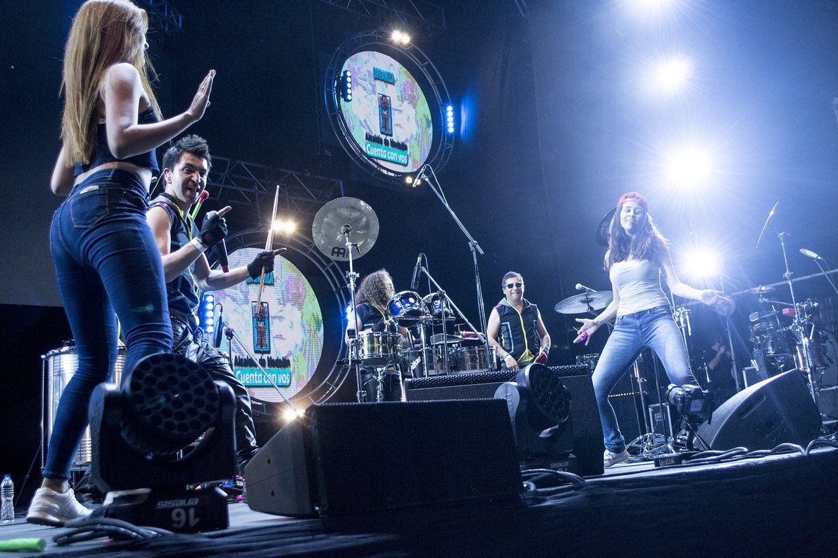 tomback_ec's tweet photo. Las mejores fotos de nuestro show en @FeriaenMedellin junto a @ProvidenciaCol @lasantacecilia @Manuelmdrano https://t.co/NCuWYaxiKP