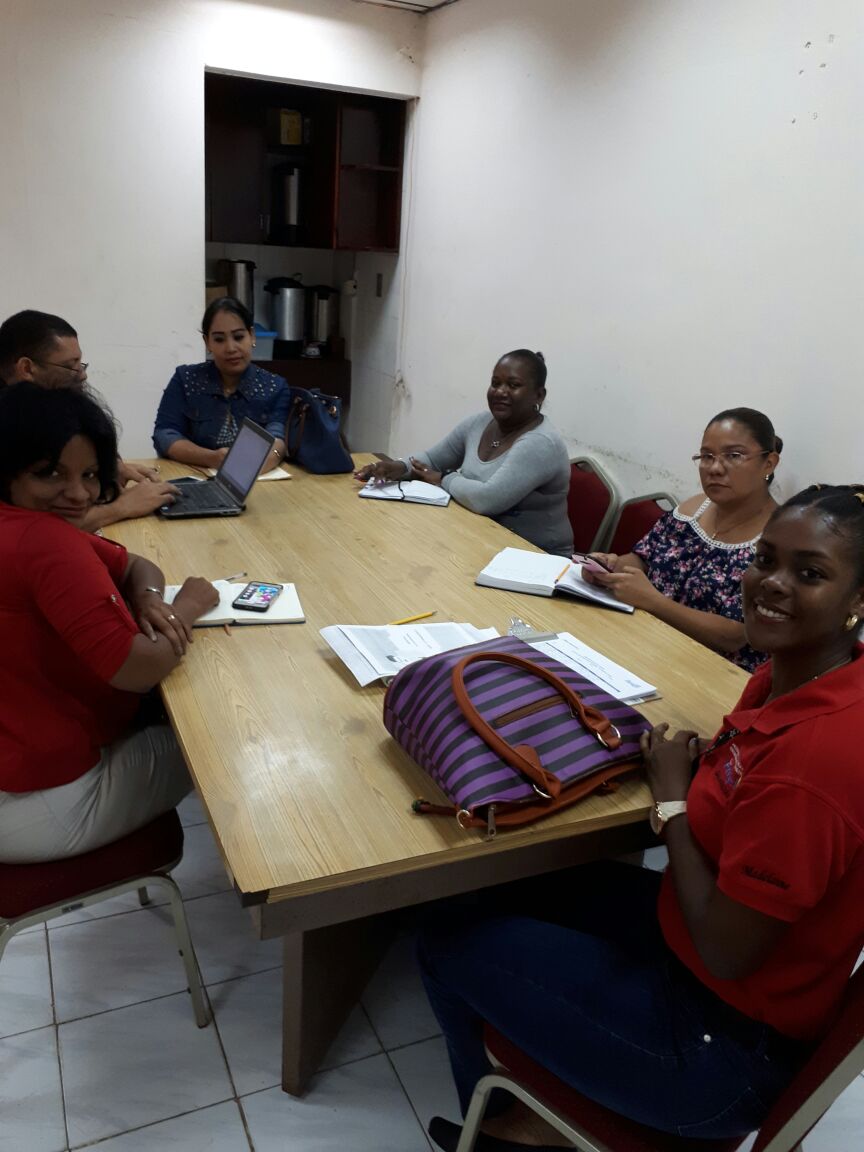 diatkinsong's tweet photo. Mides-Colón reunido con consorcio Nuevo Colón y otras instituciones para coordinar capacitaciones nocturnas del Plan Nuevo Colon en Familia. https://t.co/stTUuCxPui