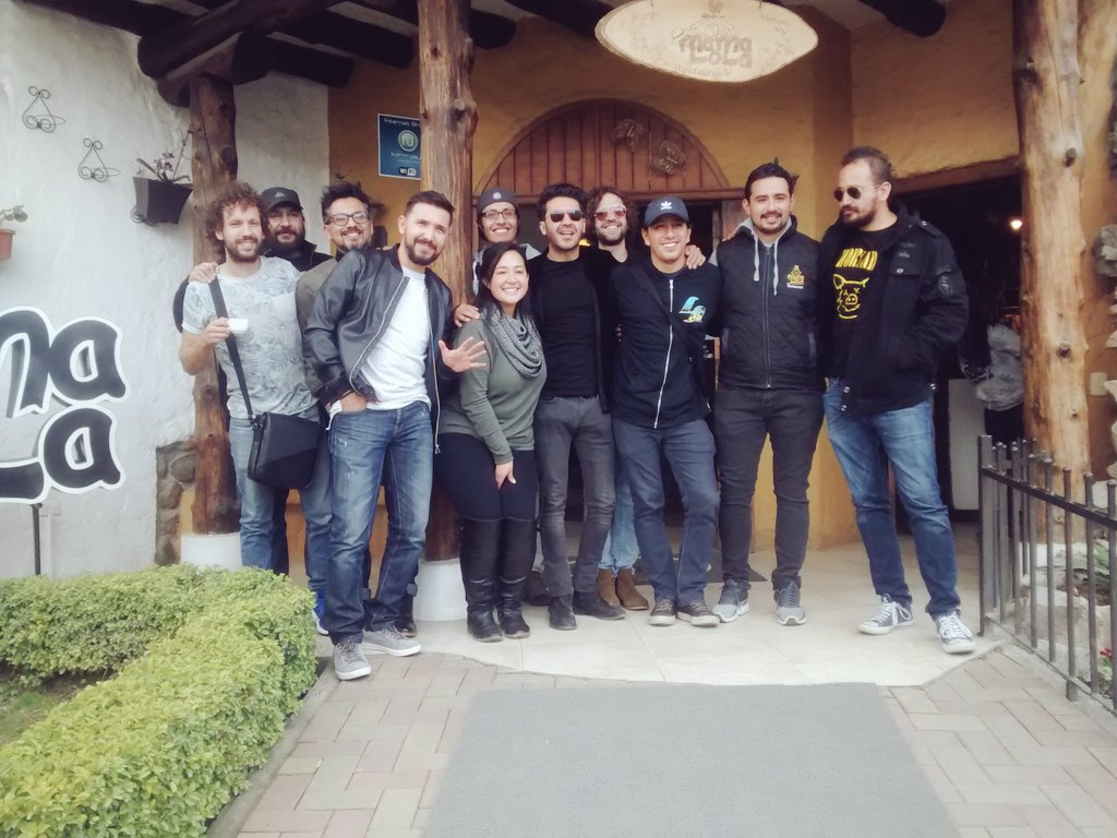 VERDE70oficial's tweet photo. Repe, Cecina, bocadillos, café... Definitivamente que rico volver a LOJA 
Nos vemos esta noche en #ClubEnVivo desde las 21:00 #Ultimamente https://t.co/b5VIQCkr5g