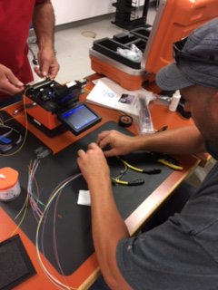 TheFiberSchool's tweet photo. Finished up another installer course yesterday w/ instructor Mike Runyon. Here are some photos of our newest Alumni! #fibertechnicians https://t.co/rvQ8vkokBu