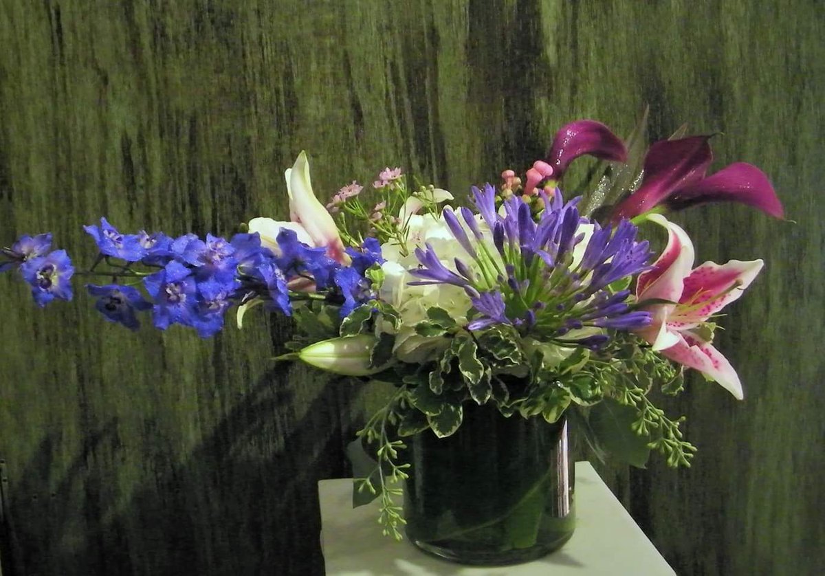 TheTwistedTulip's tweet photo. Friday's "Dynamite" creation is called "Floral Explosion".  Come see us for your special arrangement @ The Twisted Tulip! https://t.co/Q82loIJCuz