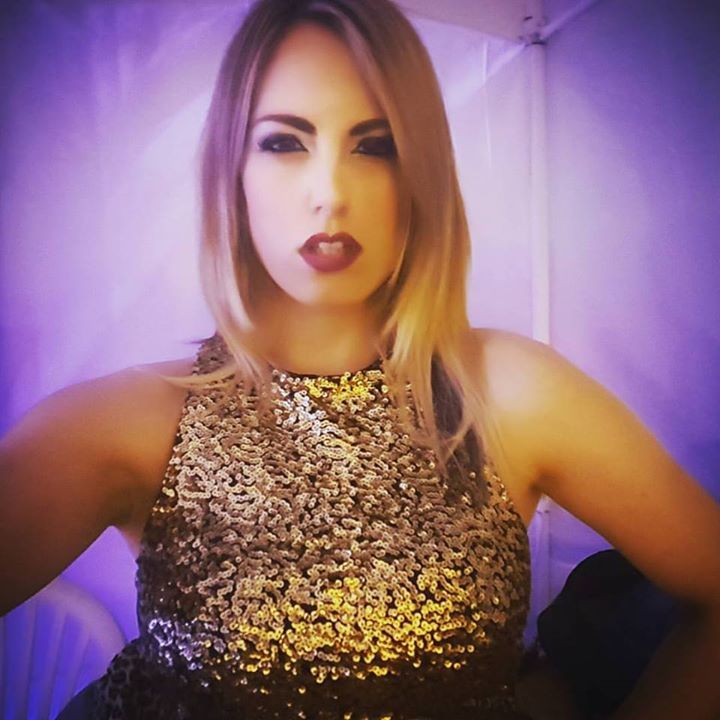 amyambrosmusic's tweet photo. Gold, always believe in your soul...ready for the show!!!
#AmyAmbros #AA #redlips #sofiaborgo #JohnsonRigheira #uraniacorporation #Cattolic… https://t.co/y1fzOpiIGB