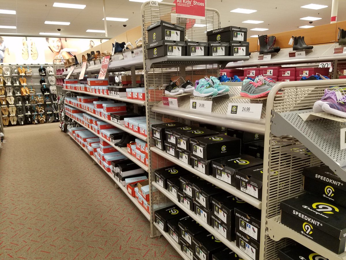 danamartin851's tweet photo. Equals and empty stockroom! #Fillthefloor #Nothingintheback #readyfortheweekend @donhumphrey3 @KatePearson7 @ZachGrubb2 @90Skylar https://t.co/jttomBKLQh