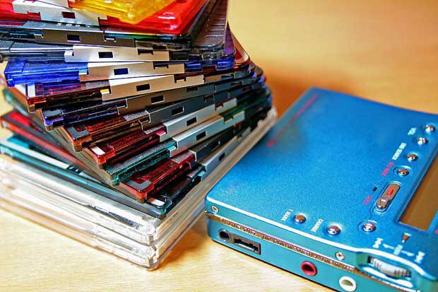 TeetsioDJ's tweet photo. Catch the new album exclusively on MiniDisc coming soon! Wherever MiniDiscs are sold 🤘😝 https://t.co/6YjIkG0pEV