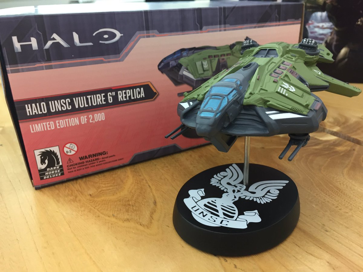 HaloGear's tweet photo. Happy Friday! Follow and RT for a chance to win this @DarkHorseComics limited edition UNSC Vulture. #HaloContest https://t.co/uBsvap43i2