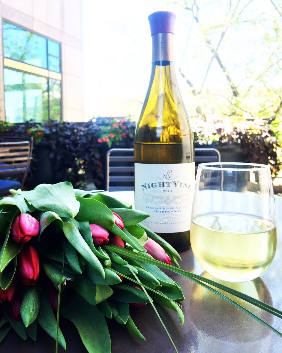 GetVineOh's tweet photo. Perfect Friday afternoon sipping wine on the patio with fresh flowers
Happy Fabulous Friday! #ohfriday #whitewine #freshflowers #vineohbox https://t.co/WR9doUVmfM