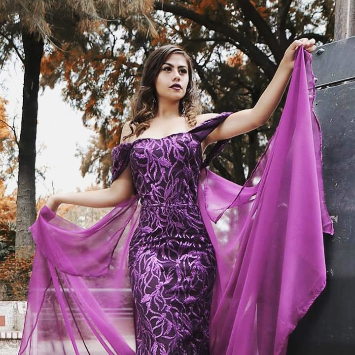 Frasesb42707722's tweet photo. Me encanto 😍
Miss teen universe Ojuelos 2017 https://t.co/SMQWyCUhAE