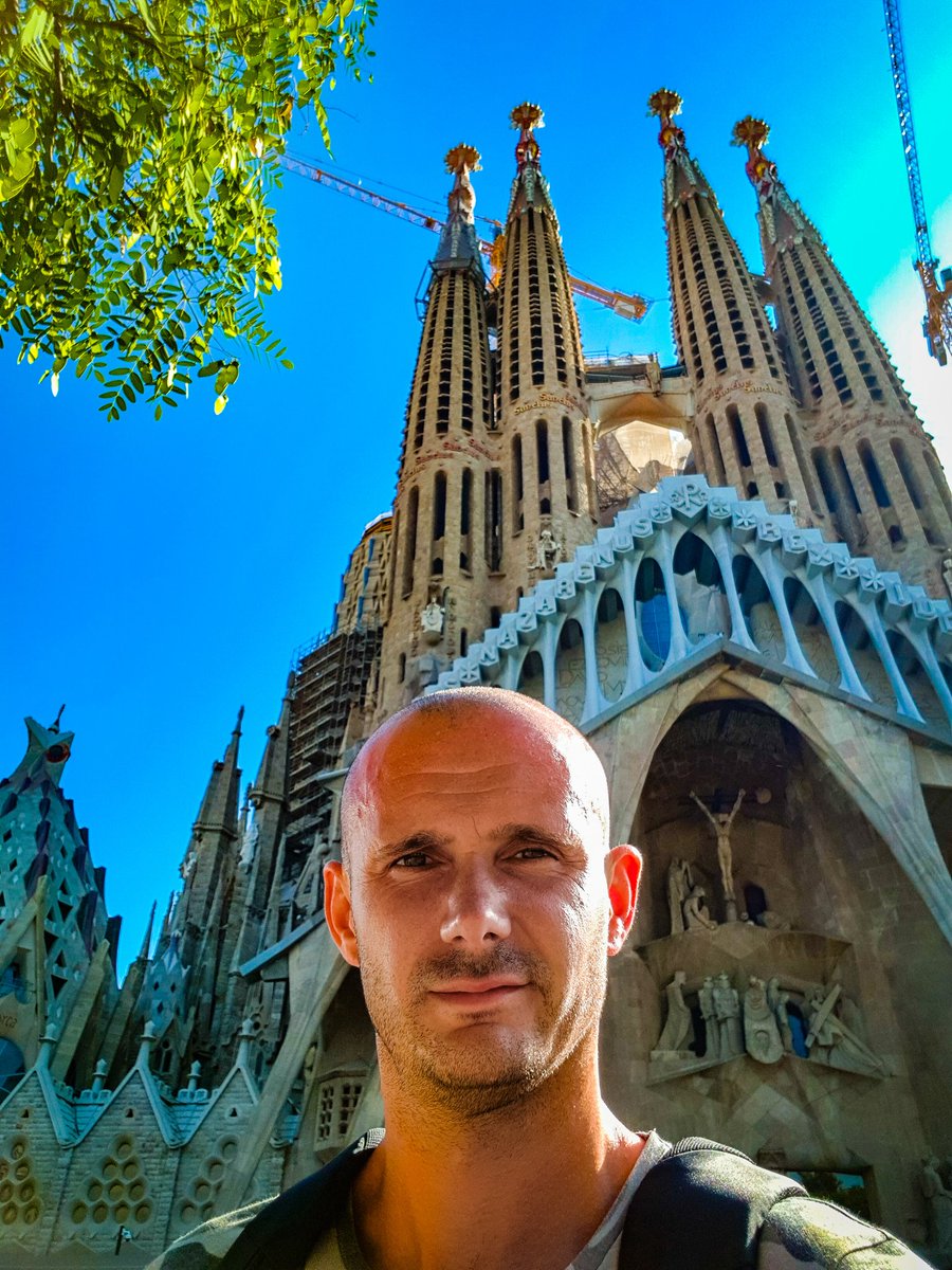 Had a great time sight seeing in Barcelona today. 23,000 steps later we finally got back to our villa!