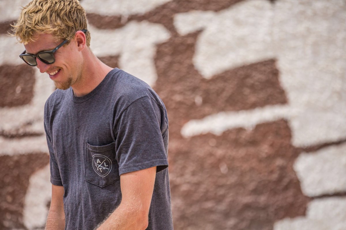 ConBax's tweet image. Smile 😁 it's Friday!! #alohafriday