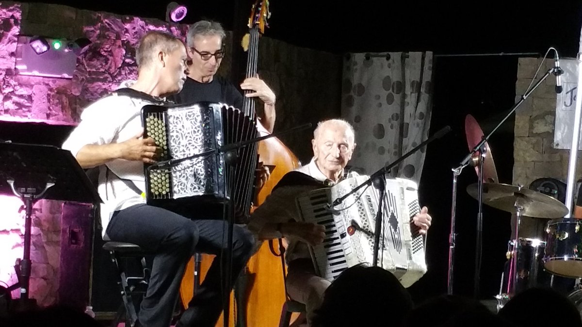 Lucien Galliano reprend son accordéon ! <a href="/JazzUp06/">JazzUp06</a> #opio #wow #90ans