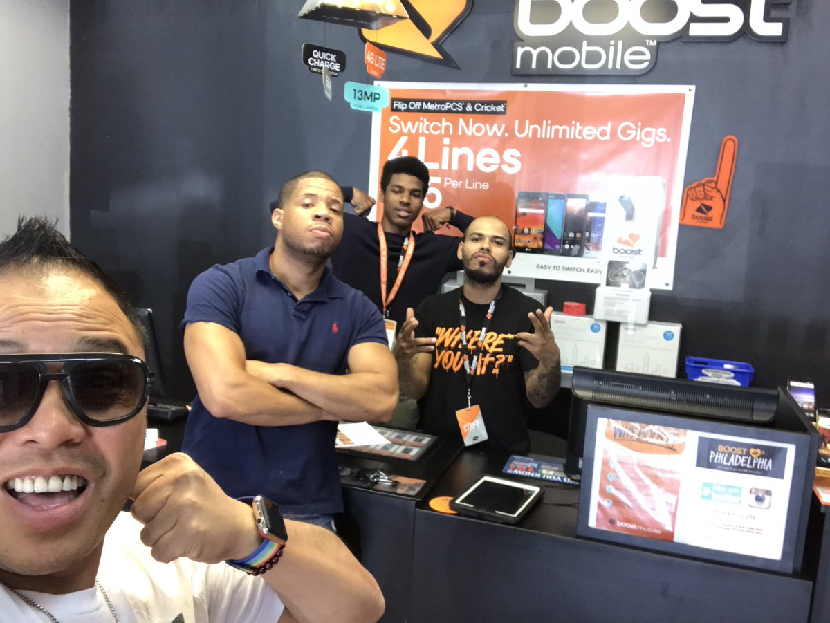 vtruongcao's tweet photo. What's bigger than 64% phone protection?! 66% w dem guns out 😂💪🏼 #VIP #FactFriday #PhillyPOWER #RideAlong 📳💨 @SMcgowan763 @JayMiglionico https://t.co/GxF6oVxhcs