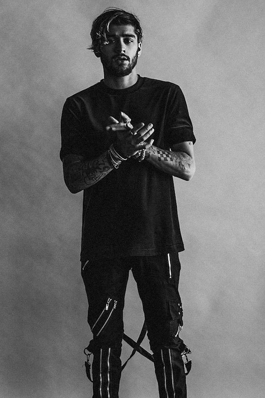 bestzaynsphotos's tweet photo. #MTVHottest Zayn https://t.co/gBv885nYsc