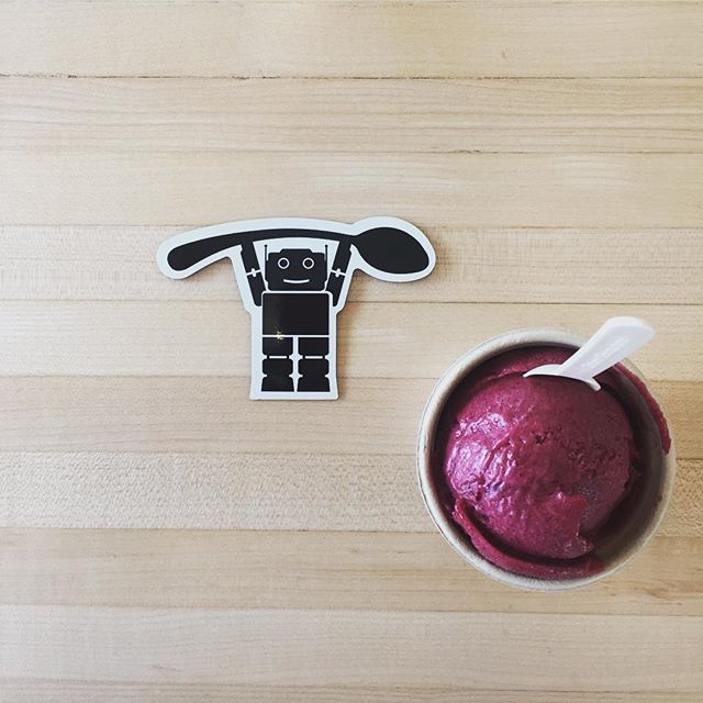 LittleGiant_IC's tweet photo. The first ice cream parlor in America was founded in 1776. #IceCreamFact https://t.co/AEbdISlmAL