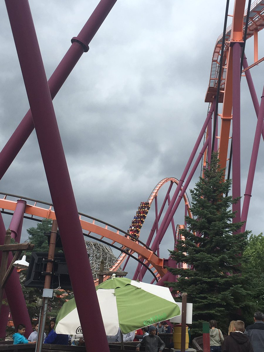 CoasterCentral3's tweet photo. Raging Bull! What's your thoughts on it?#ragingbull #sfgam #fun #hypercoaster #SixFlags https://t.co/vHVSNEyqJv