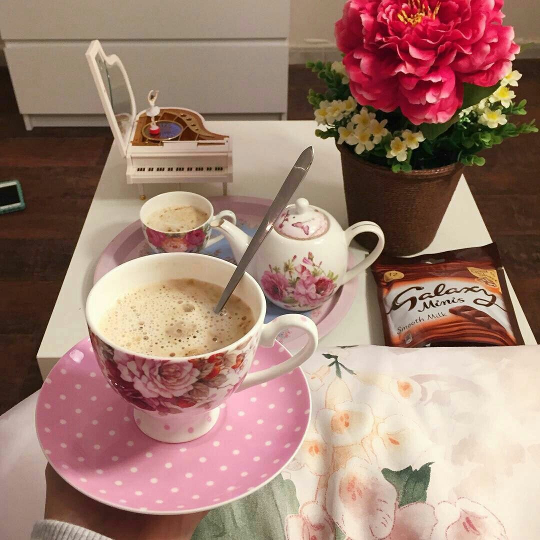 ادعي عـسى الدنيا الى رب الارباب
ماتـصير اكـبر همنا اللي يـهمي

وعـنا يباعـد كـل حـاقـد ومغــتـاب
ويـحـسن بـخـاتـمتي ولازلّ فـمي