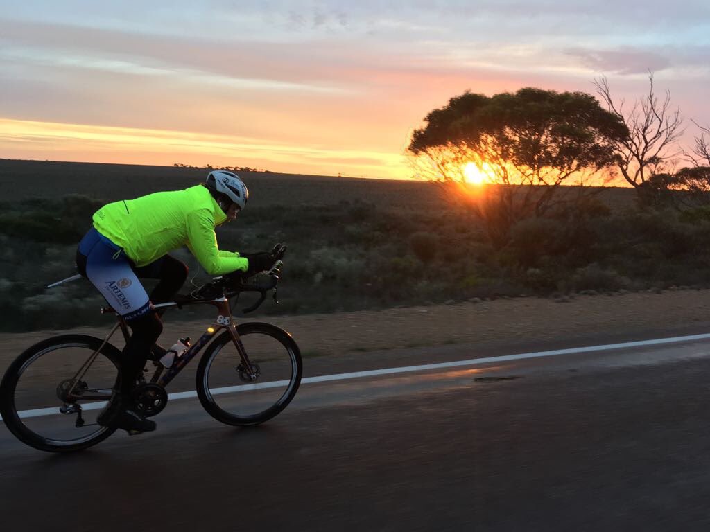 MrMarkBeaumont's tweet photo. "Sunrise as we reach the end of the Nullarbor Plain." @C6uthrie #80days #ArtemisWorldCycle @panaracer_world @AlturaCycling https://t.co/G9zETpeg2a
