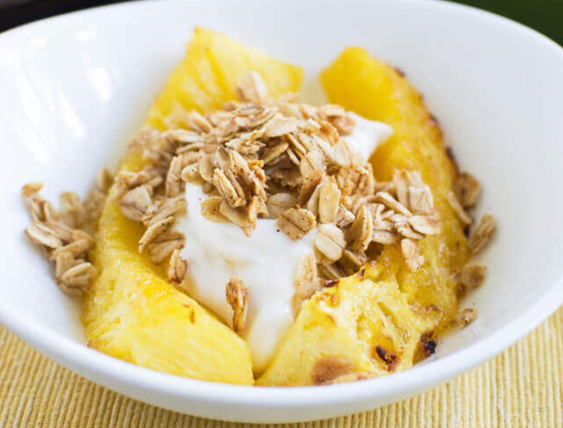 Maple Roasted Pineapple {A Flavorful Fruity Twist to Breakfast} ow.ly/ZrHL30ea74x  #healthybreakfast #breakfast