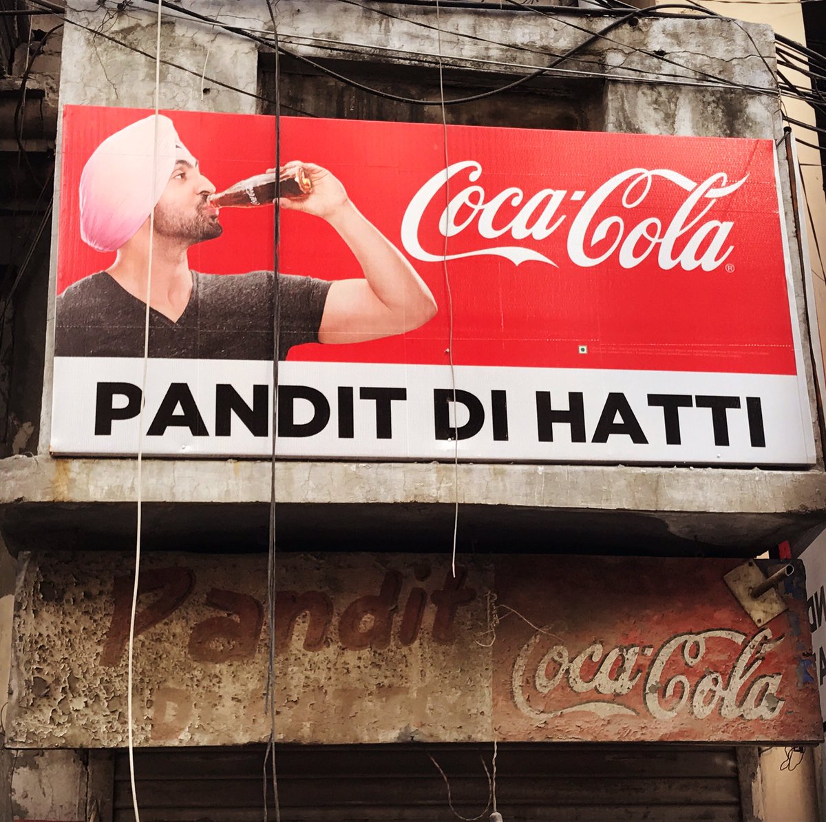 diljitdosanjh's tweet photo. @CocaCola With #PanditDiHatti ✊️ https://t.co/UG3QSdr0MP