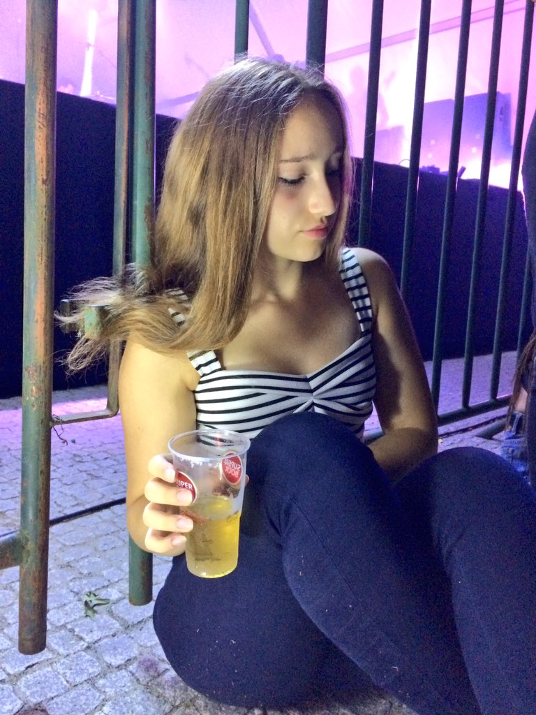 safoda_idc's tweet photo. Parabéns a mim caralhooooo
#OsMágicos15 #CoaSummerFest #NãoPediaMelhor #ProAnoHáMais #MandaVirMaisUm 🎉❤️️ https://t.co/9S2SyIqkN7