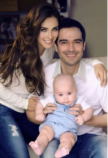 MemesRBD's tweet photo. Com o vovô //// Com o papai https://t.co/VkgVpuzfLw