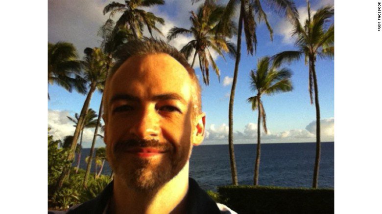Northwestern University professor arrested after a manhunt following the stabbing death of a Chicago man. cnn.it/2vBkXJI