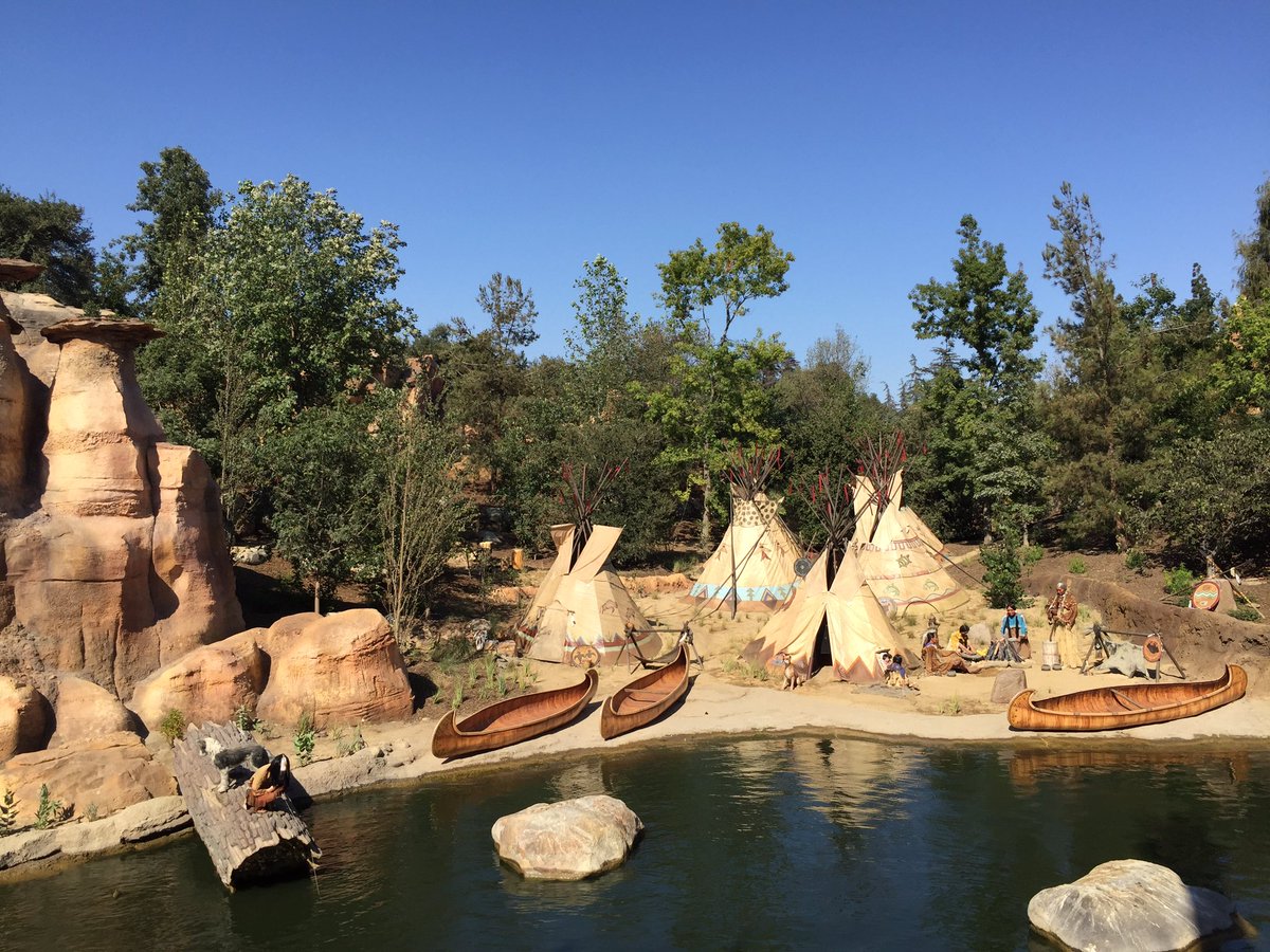 LaurasMiscMovie's tweet photo. More scenes from the #MarkTwain #ReturnoftheClassics #Disneyland https://t.co/d0IKnK02Jx