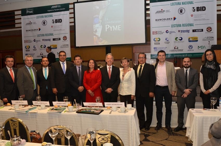 GrupoNextCol's tweet photo. Nuestro director @tatanGeorge en alianza con @MbaRiesgos participaron en #LaGranEncuestaPyme de @ANIFCO https://t.co/9KZjBrSG03
