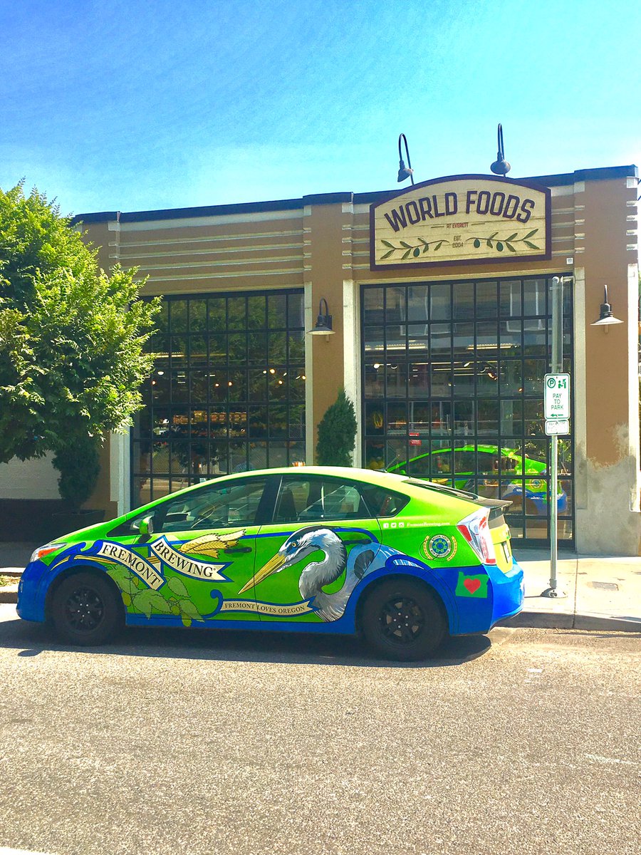 Fremont_Oregon's tweet photo. Get your Lush and Summer sampling on at World Foods Everett in Portland! We're here until 7! #beersamplesarethebestsamples  @worldfoodspdx https://t.co/QLR2J3VvlD